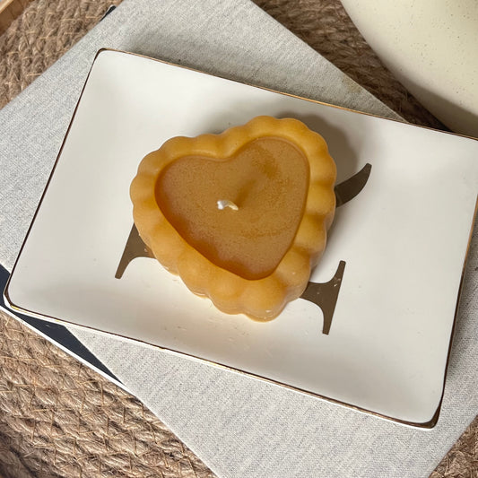 Ribbed Heart candle